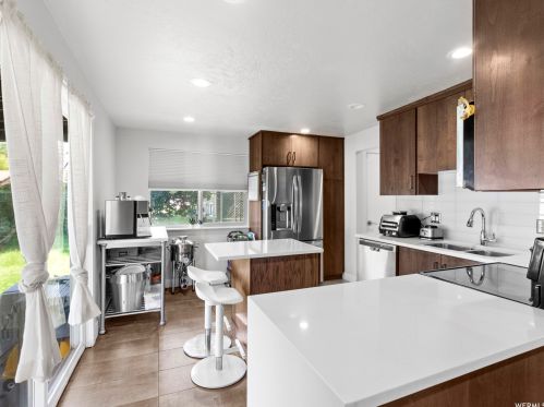 409 10185, Sandy UT 84070-4335 exterior