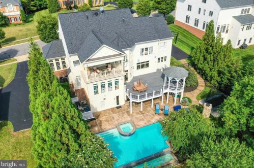 43235 Parkers Rdg Dr, Leesburg VA 20176-5108 exterior