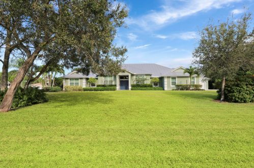 4904 Palmetto Dr, Fort Pierce, FL 34982-8526