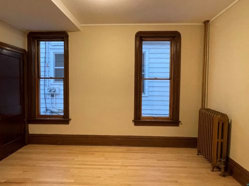 2209 3 St, Duluth MN 55805-1856 exterior