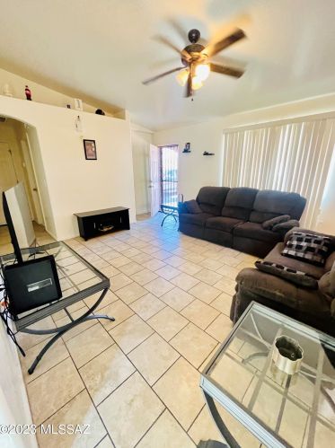 4408 Liberty Ave, Tucson AZ 85706-1332 exterior