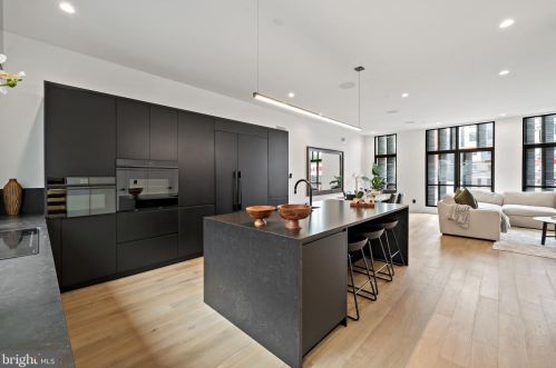 1355 Kater St, Philadelphia PA 19147-1817 exterior