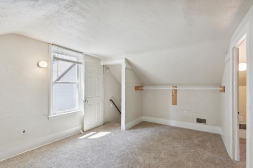 976 Grand Ave, Meskegon MI 49441-1811 exterior