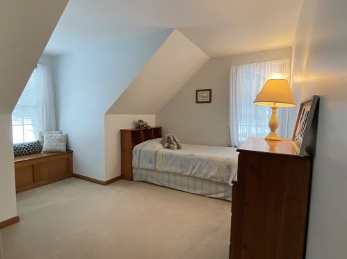 14 Brookwood Dr, Concord NH 03301-1800 exterior