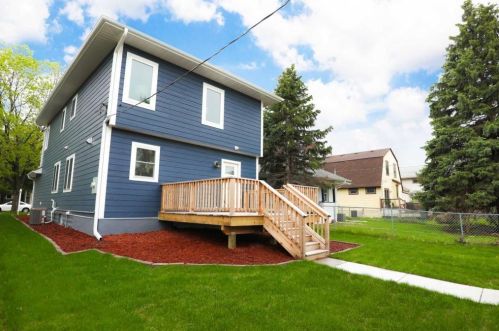 1377 James Ave, Saint Paul MN 55105-2551 exterior