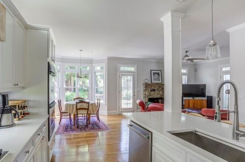 2485 Ellijay Dr, Atlanta GA 30319-3442 exterior