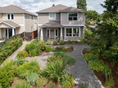 14438 12 Ave, Seattle WA  98155-7107 exterior