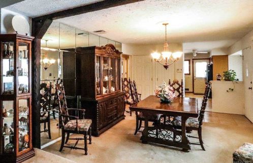 17 Eustace Dr, Commack NY 11725-5318 exterior