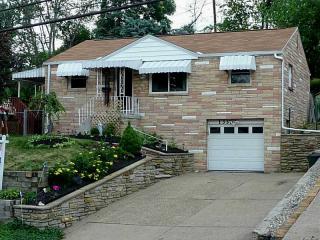 1337 Hamilton Rd, Pittsburgh, PA 15234-2304
