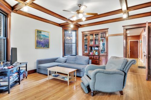 4710 Artesian Ave, Chicago IL 60659-5035 exterior