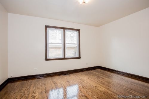 6900 Campbell Ave, Chicago IL 60645-4604 exterior