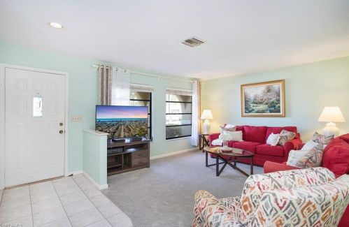 842 99 Ave, Naples FL 34108-2234 exterior