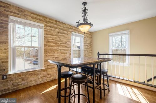 7312 Mallory Cir, Alexandria VA 22315-4704 exterior