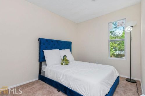 6276 Creekford Dr, Lithonia GA  30058-7913 exterior