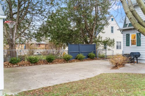 1040 Innes St, Grand Rapids MI 49503-3660 exterior