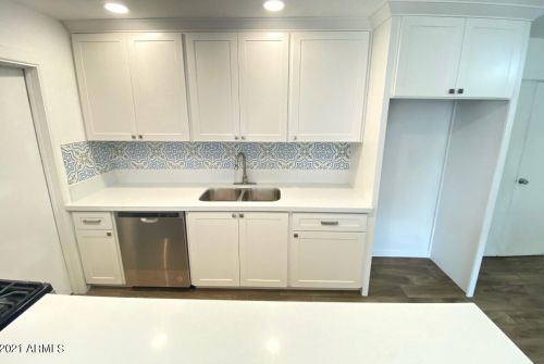 6019 33rd Ave, Phoenix AZ 85051-1201 exterior