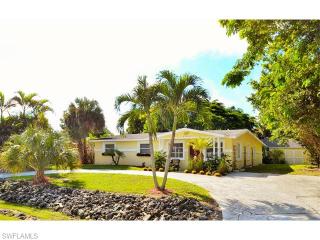 4060 Guava Dr, Naples, FL 34104-4469