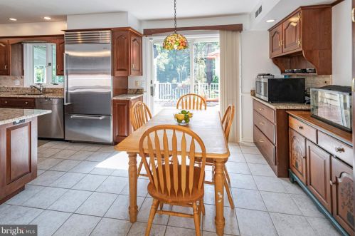 197 Brookstone Dr, Princeton NJ 08540-2403 exterior