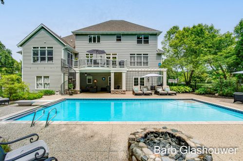 4424 Whitewood Farms Dr, Grand Rapids MI 49525-3487 exterior