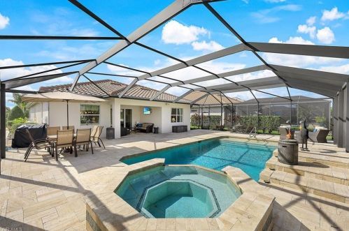 9103 Graphite Cir, Naples, FL 34120-5228