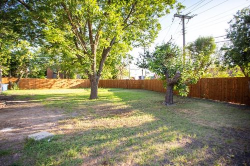 1903 El Capitan Dr, Dallas TX  75228-1621 exterior