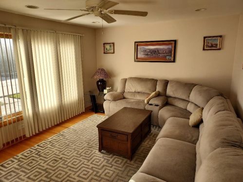 6918 Berwyn Ave, Chicago, IL 60656-2041