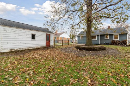 2119 Golfview Ave, Kalamazoo MI 49001-5223 exterior