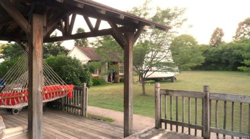 3 Celtic Ct, Enfield CT 06082-5778 exterior