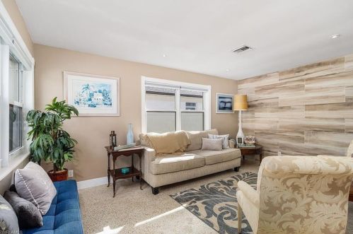 794 107 Ave, Naples FL 34108-1857 exterior