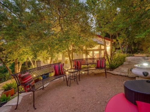 3909 Edwards Mtn Dr, Austin TX 78731-3845 exterior