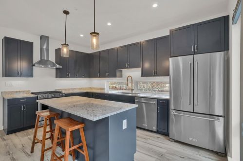 5563 Berlin Way, Pittsburgh PA  15201 exterior