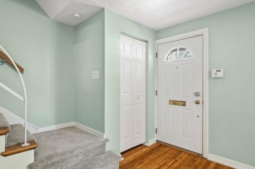 60 Chapel Dr, Pittsburgh PA  15237-2518 exterior