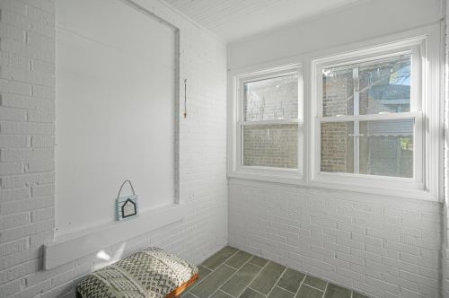 10219 Bensley Ave, Chicago IL 60617-6128 exterior