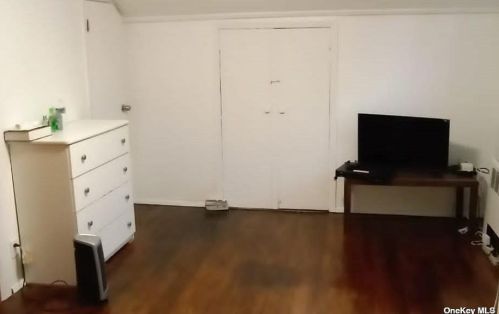 1101 Deer Park Ave, Babylon NY  11703-3107 exterior