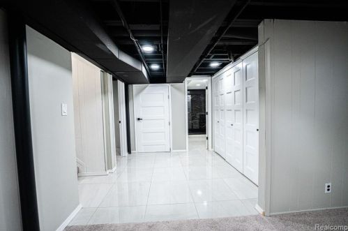 8451 Nightingale St, Dearborn Heights MI  48127-1203 exterior