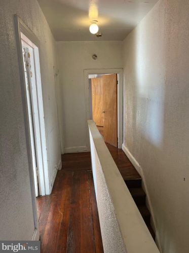 2038 5 St, Philadelphia PA 19148-2548 exterior