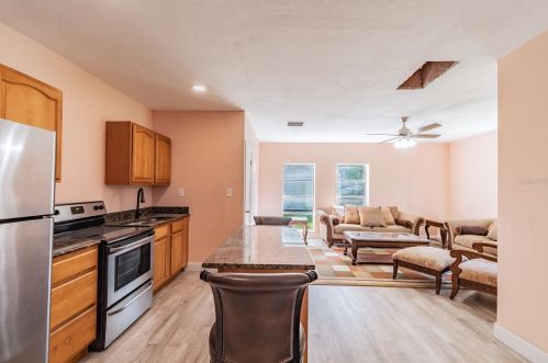 8216 Pleasant Ln, Riverview FL 33569-4733 exterior