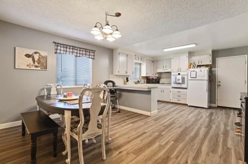 545 Quincy Rd, Turlock CA  95380-4329 exterior