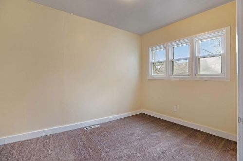 583 Sheldon Ave, Grand Rapids MI 49507-1166 exterior