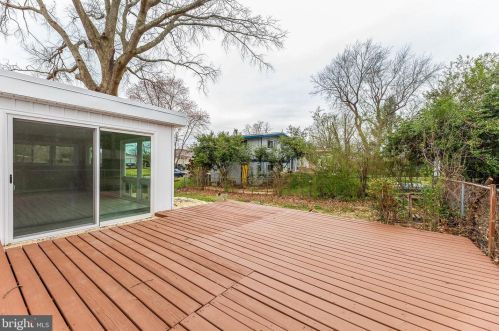 4000 Javins Dr, Alexandria VA  22310-2037 exterior