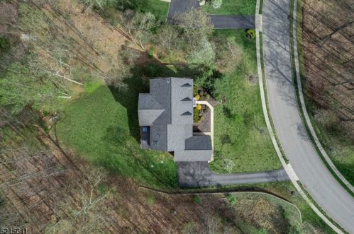 8 Sovereign Dr, Roxbury Township NJ  07836-0230 exterior