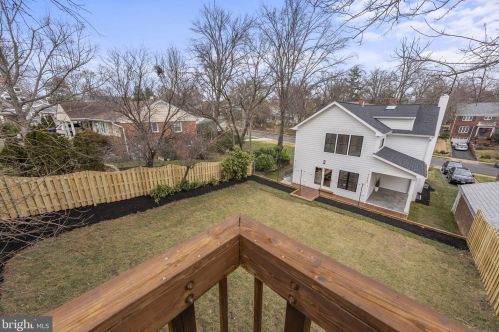 2706 Valley Dr, Alexandria VA  22302-2845 exterior