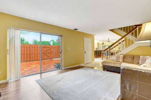 542 27 Way, Boynton Beach FL 33435-7916 exterior