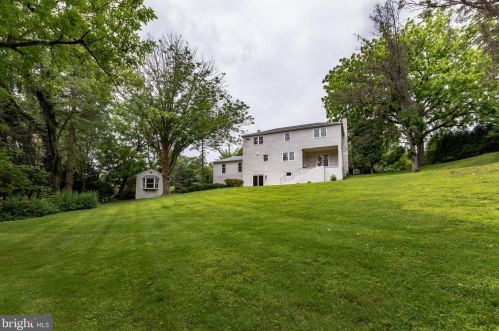 1905 Heritage Rd, Huntingdon Valley PA  19006-7813 exterior