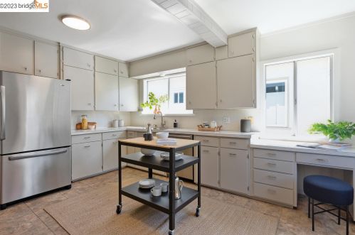 1318 Stannage, Berkeley CA 94706-1640 exterior