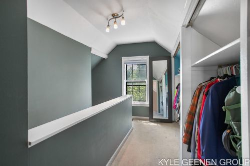 1114 Northlawn St, Grand Rapids MI 49505-3724 exterior