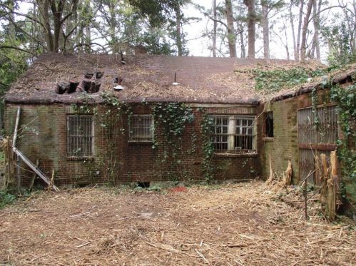 2012 Cascade Rd, Atlanta GA 30311-2828 exterior