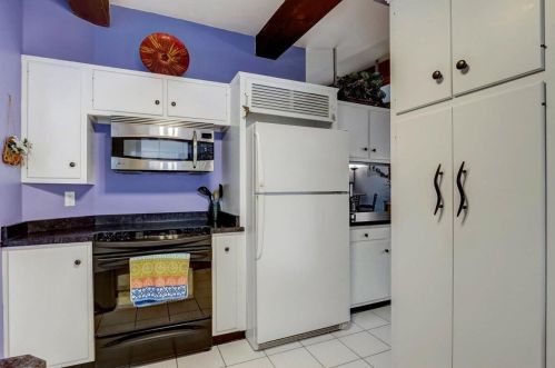 6621 Wisconsin Ave, Milwaukee WI 53213-3914 exterior