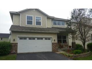 727 Newberry Ln, Chaska, MN 55318-3216