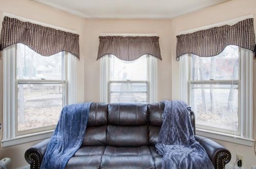 90 Smt St, Manchester CT 06040-4263 exterior